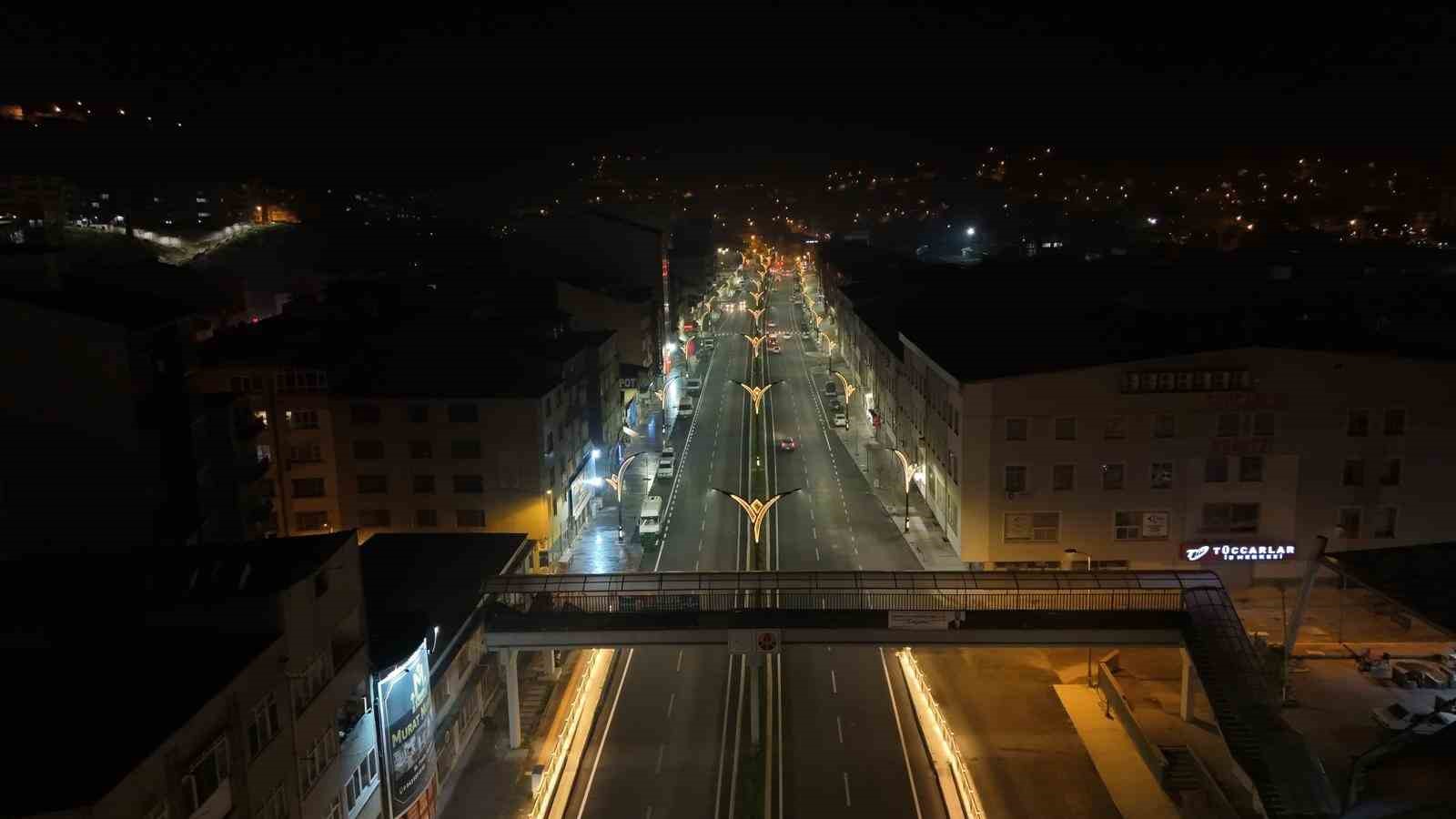 Karab&uuml;k&rsquo;te Zonguldak ve Yenice caddeleri baştan sona yenilendi
