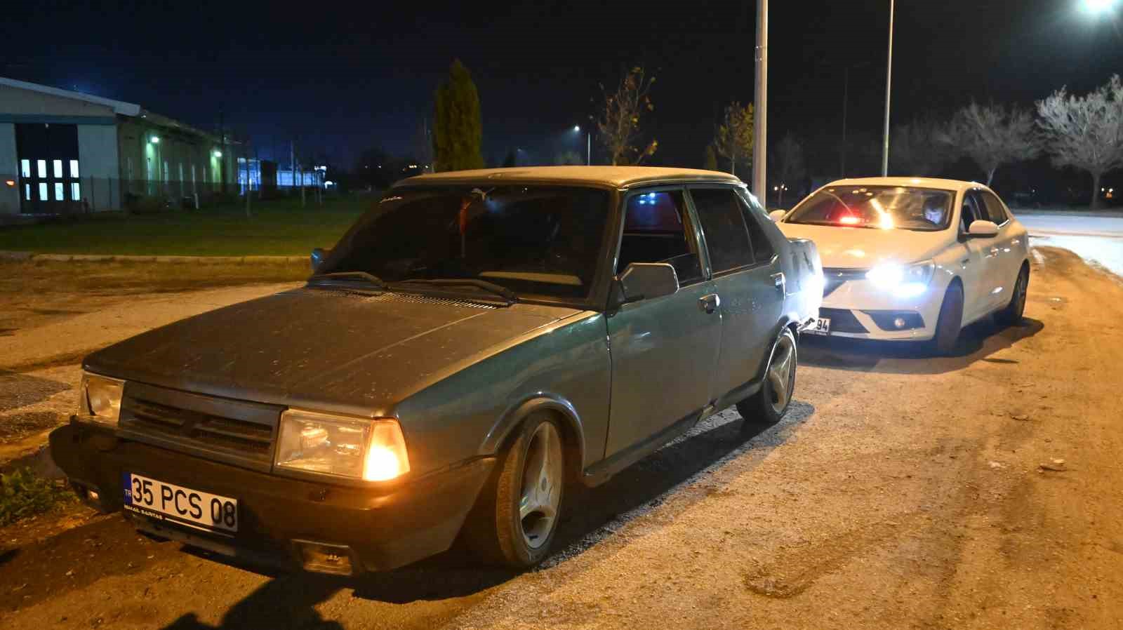 Polisten ka&ccedil;an ehliyetsiz s&uuml;r&uuml;c&uuml;ye 33 bin 271 TL ceza
