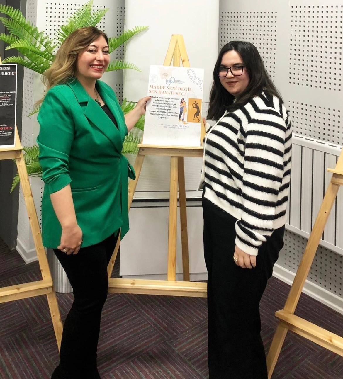 K&uuml;tahya&rsquo;da Sosyal Hizmet Topluluğu&rsquo;ndan "Bağımlılık T&uuml;rleri ve Sosyal Hizmet M&uuml;dahaleleri" eğitimi
