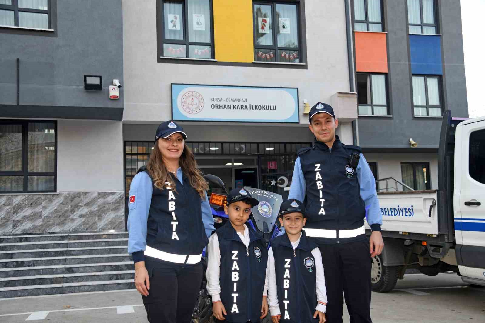 Osmangazi&rsquo;de minikler zabıtanın g&ouml;revlerini &ouml;ğrendi
