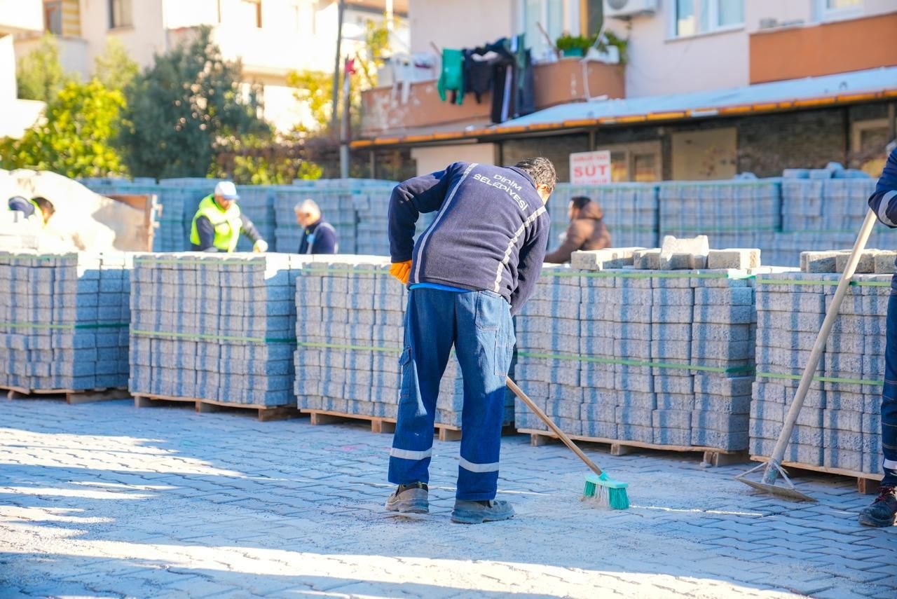 Didim’de yol çalışmaları hız kesmeden devam ediyor