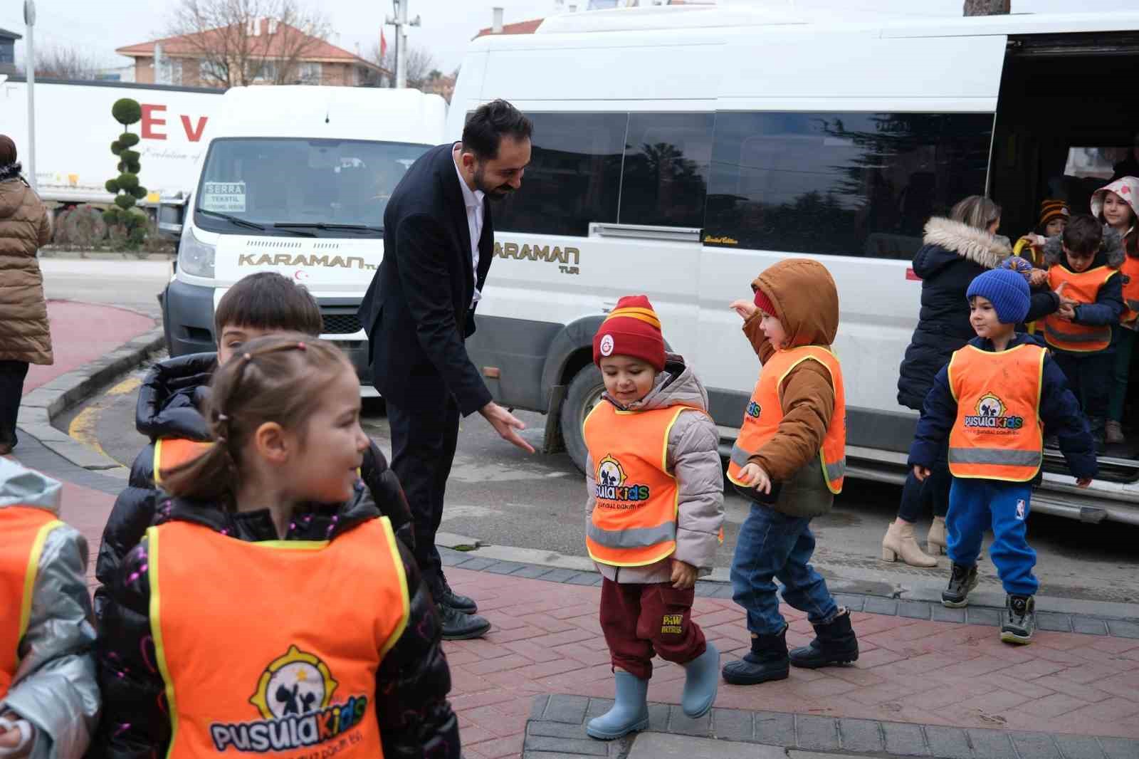 Minik ellerden, büyük destek eli