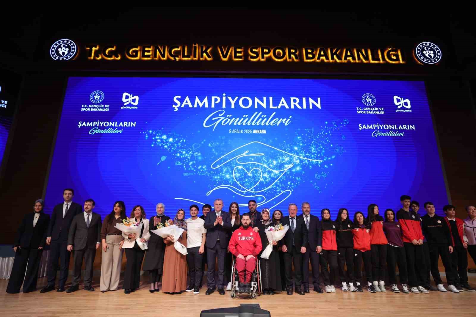 Anadolu Üniversitesi ile Gençlik ve Spor Bakanlığı Arasında Stratejik İş Birliği Protokolü imzalandı
