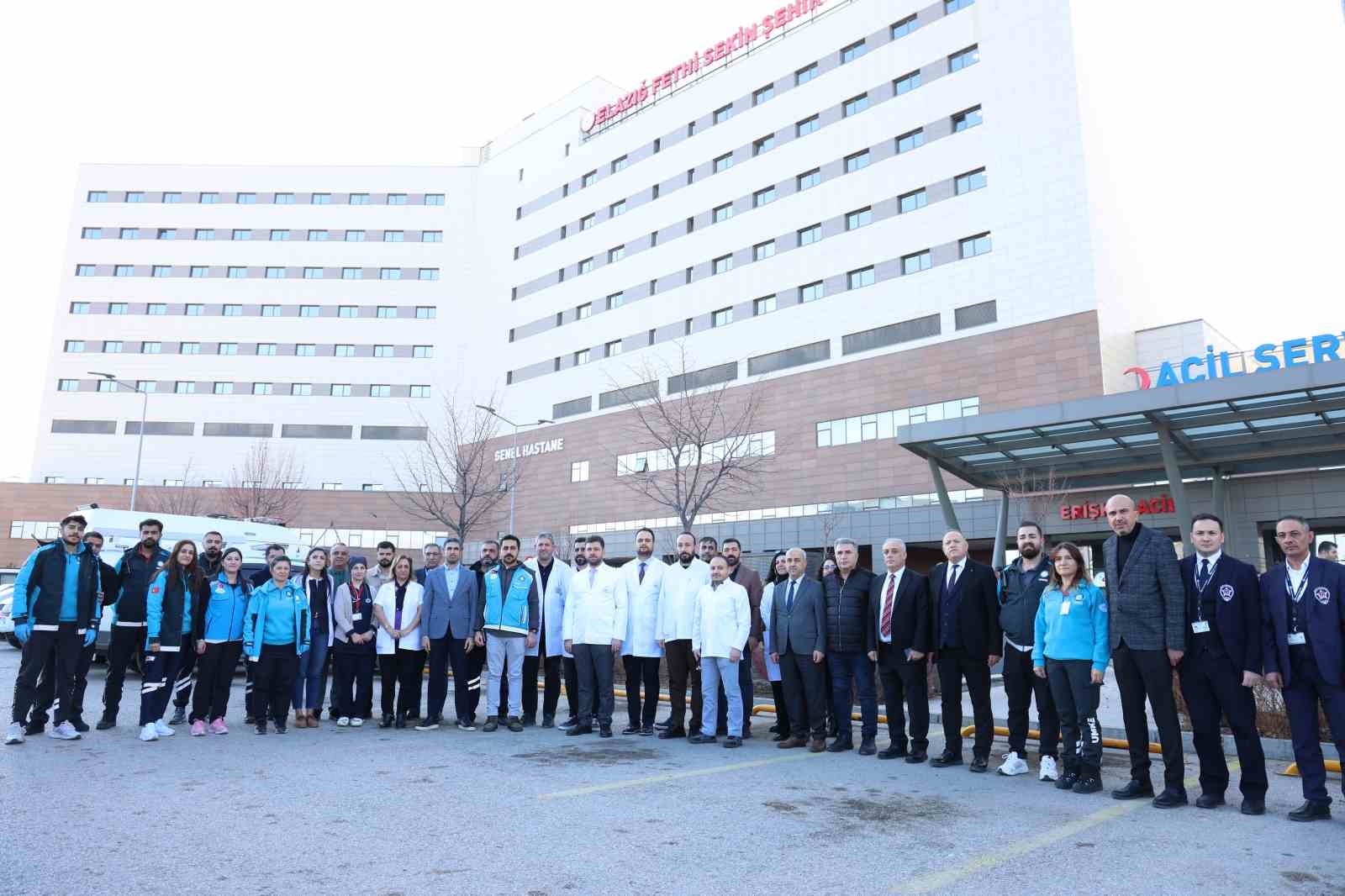 Fethi Sekin Şehir Hastanesi&rsquo;nde deprem ve yangın tatbikatı

