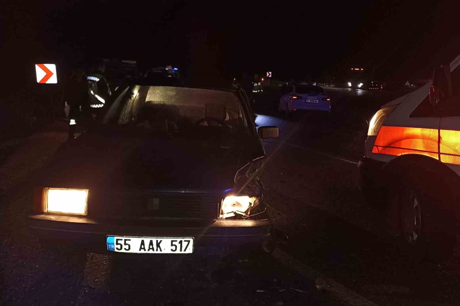 Samsun&rsquo;da &uuml;&ccedil; ara&ccedil; birbirine girdi: 3 yaralı
