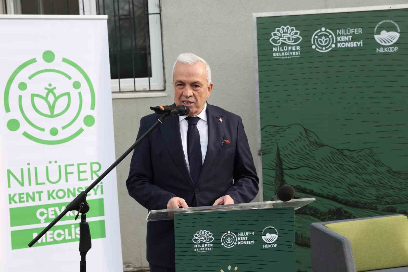 Başkan &Ouml;zdemir: "Toprağı koruyan kentler geleceğini g&uuml;vence altına alır"
