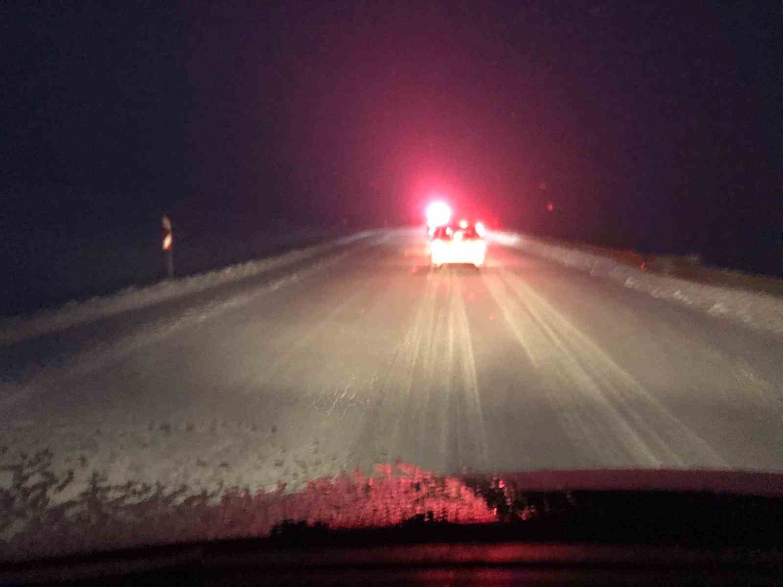 Ardahan&rsquo;da kar ve yoğun tipi ulaşımda aksamalara neden oldu
