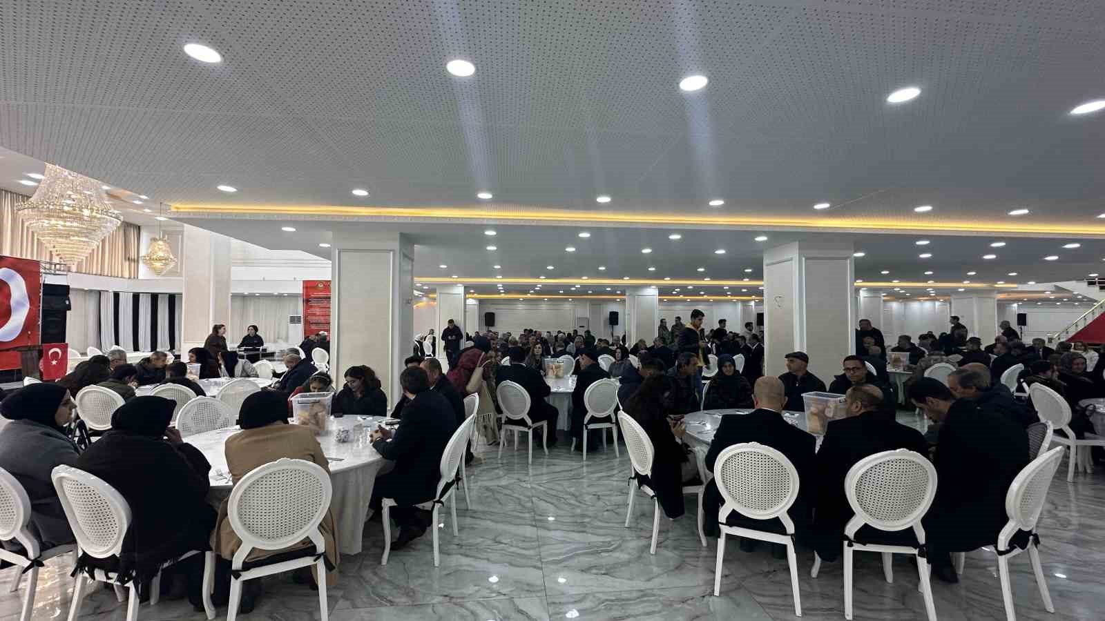 Y&uuml;ksekova&rsquo;da şehit aileleri ve gaziler i&ccedil;in anlamlı gece
