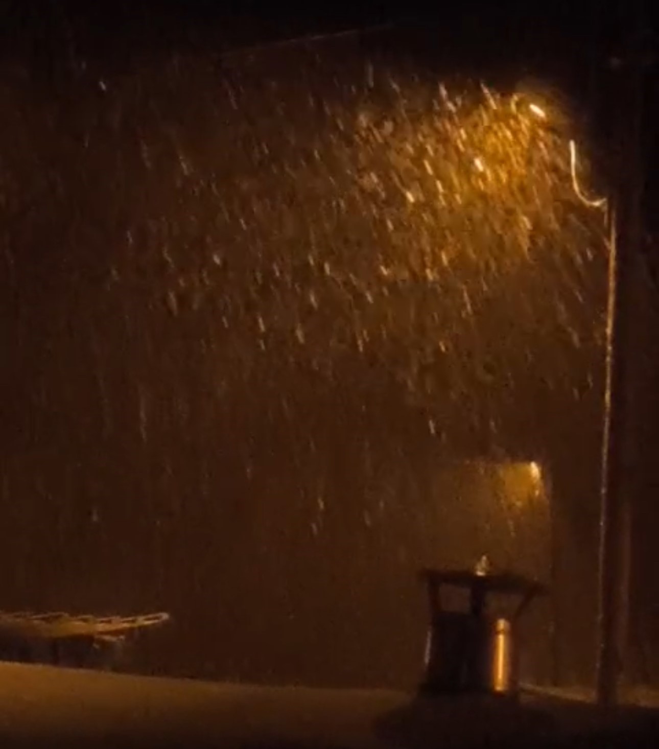 Karab&uuml;k&rsquo;&uuml;n y&uuml;ksek kesimlerinde kar yağışı devam ediyor
