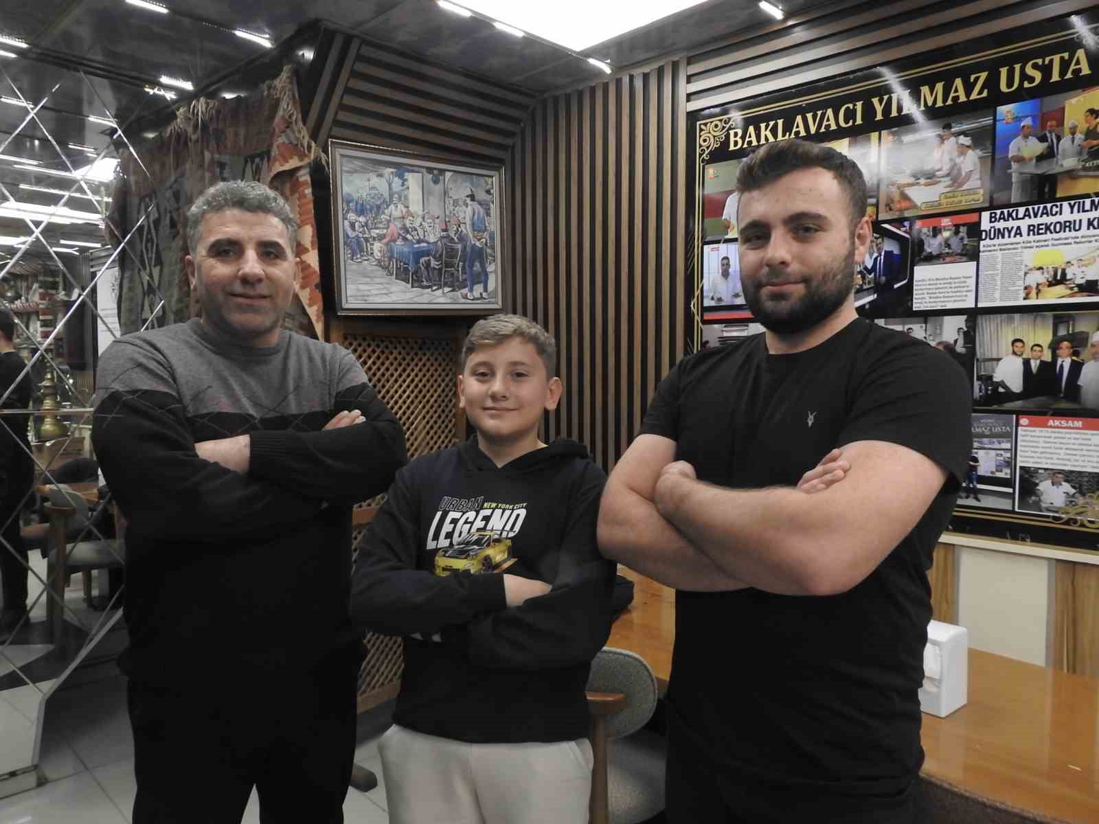 Kilis’te dönercilerden sonra tatlıcı esnafı da indirim akımına katıldı