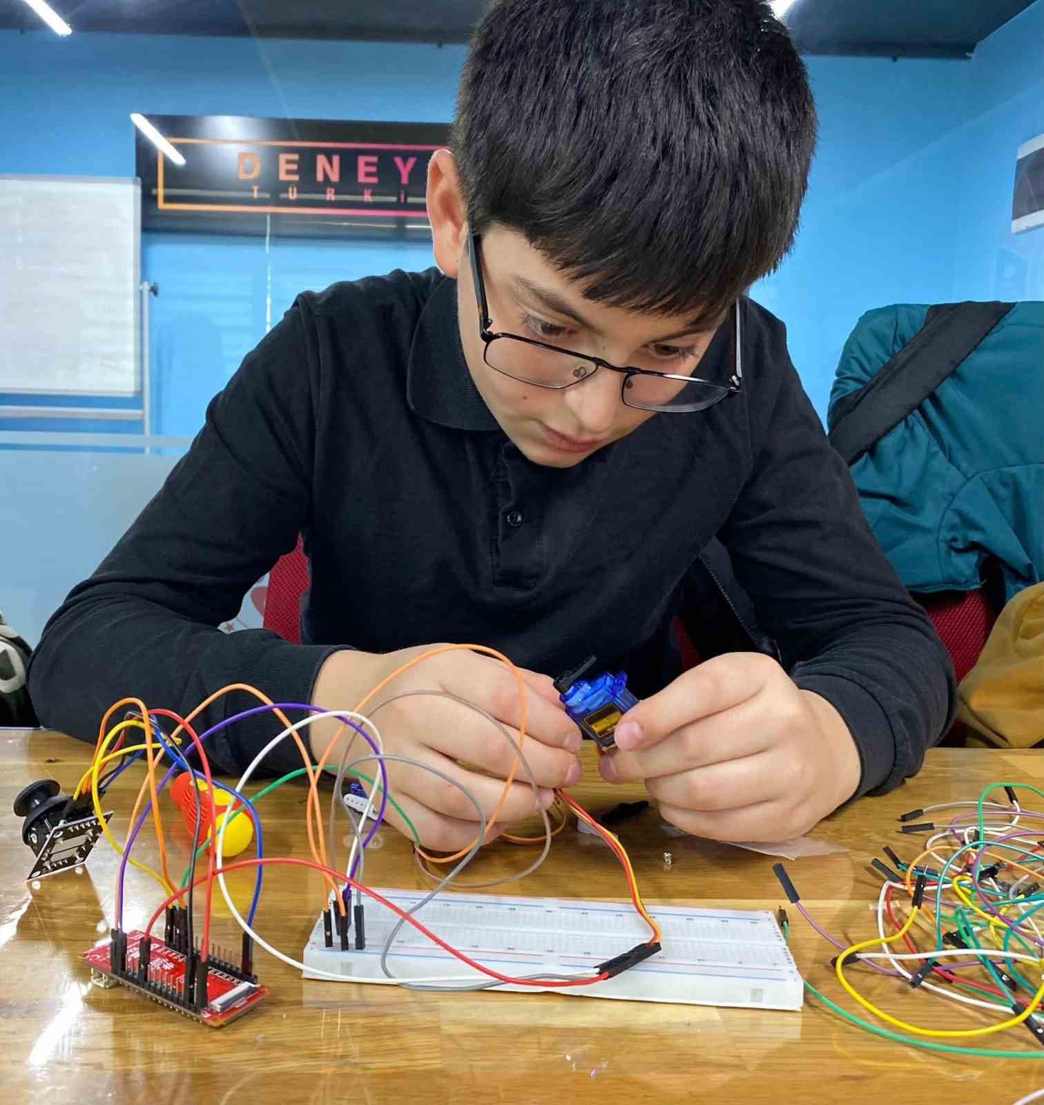 Muş’ta "İleri Robotik" eğitimleri sürüyor