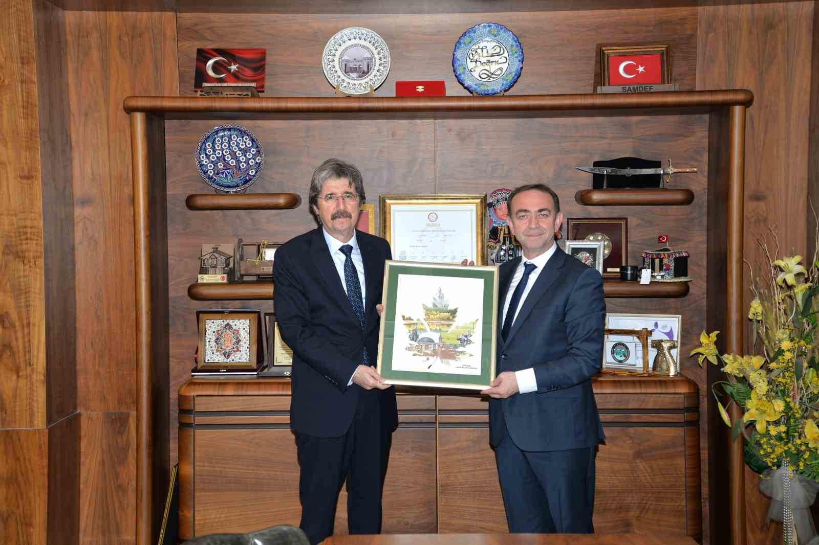 BUÜ yönetiminden Keles ve Harmancık ziyareti
