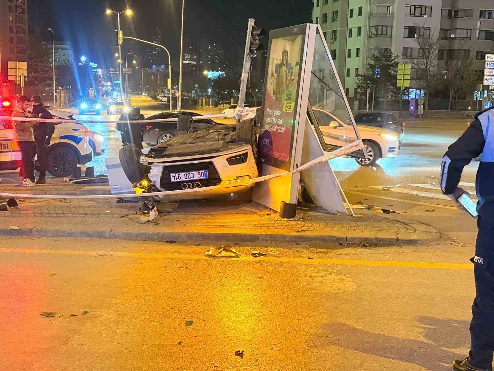 Ankara’da araçla motosiklet çarpıştı: 4 yaralı