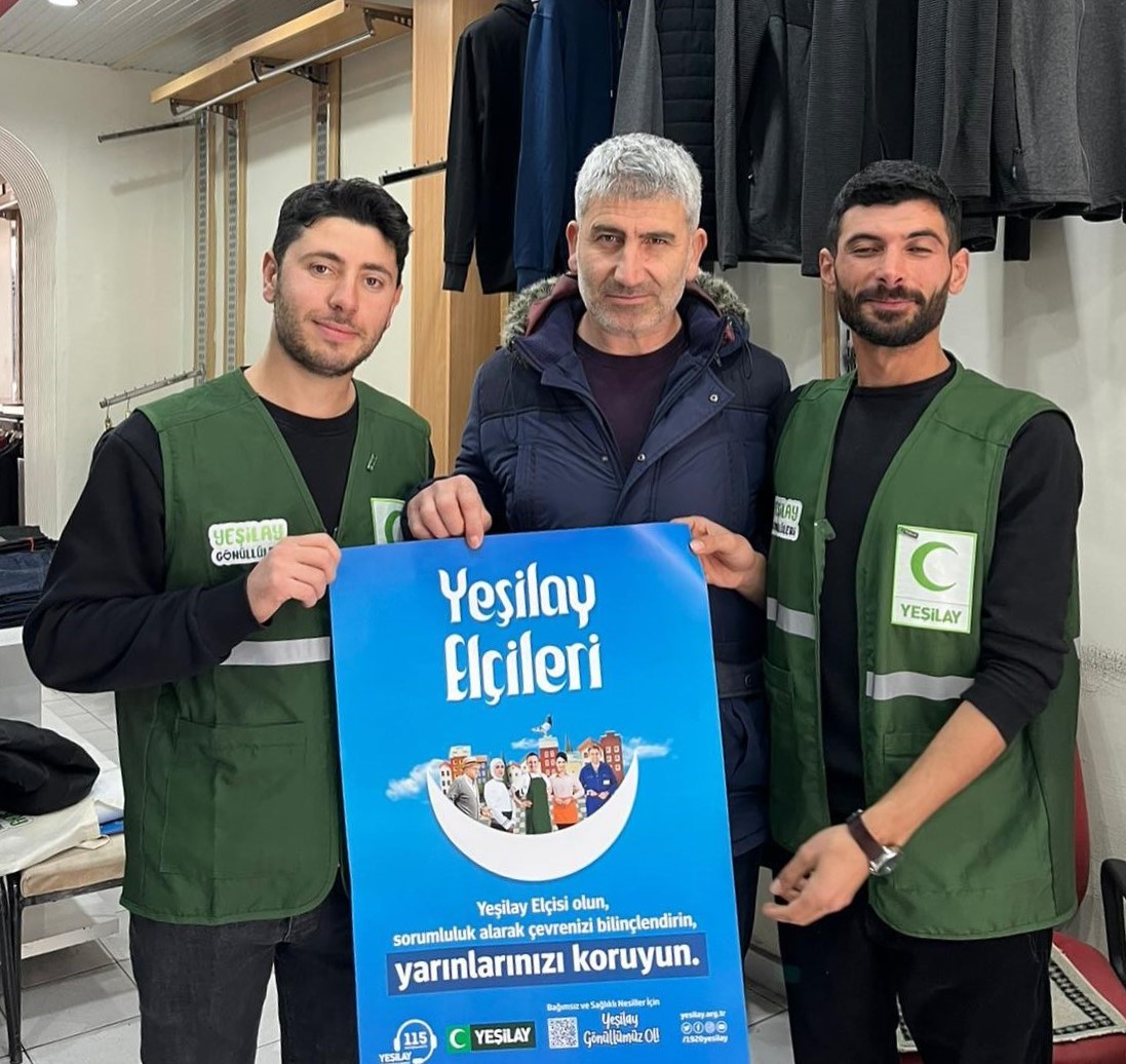 Yeşilay gönüllülerinden bağımlılıkla mücadele çalışması