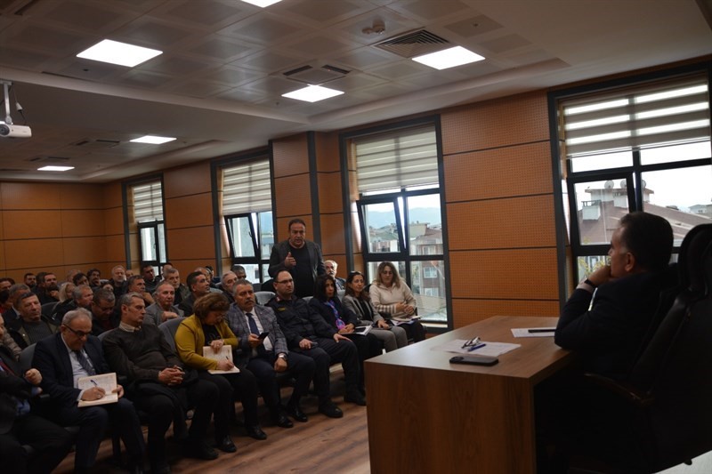 Edremit’te 2025 yılı sonu muhtarlar değerlendirme toplantısı gerçekleştirildi