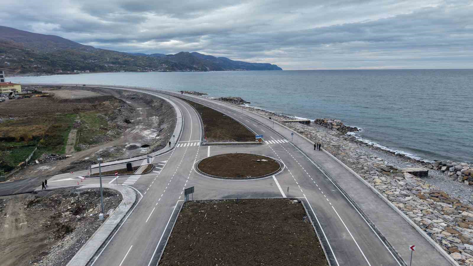 Türkeli’nde sahil yolu ulaşıma açıldı