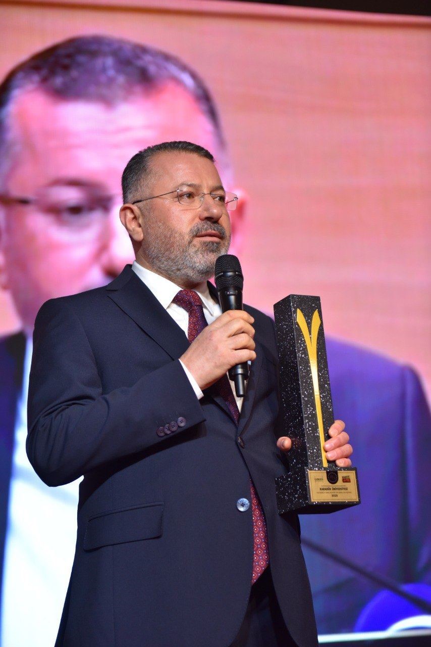 Sosyalfest, Uluslararası Elmas Ödülleri’nden ödülle döndü