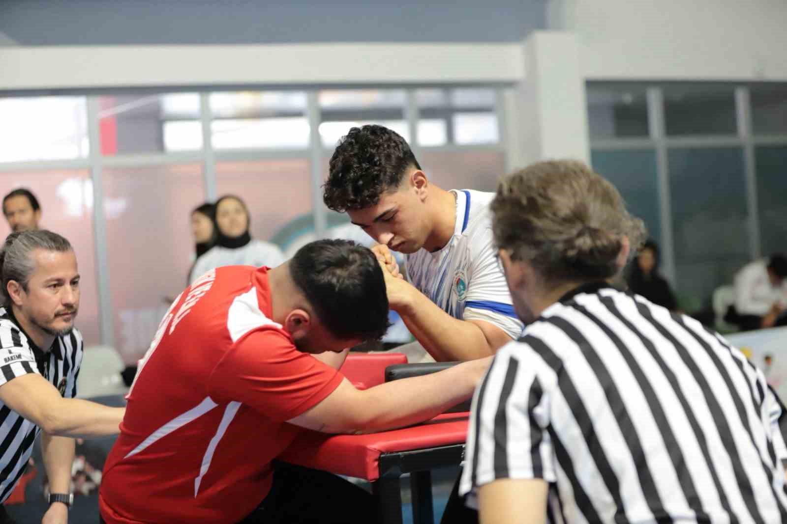 Muğla okul sporları gençler bilek güreşi il birinciliği Menteşe’de tamamlandı