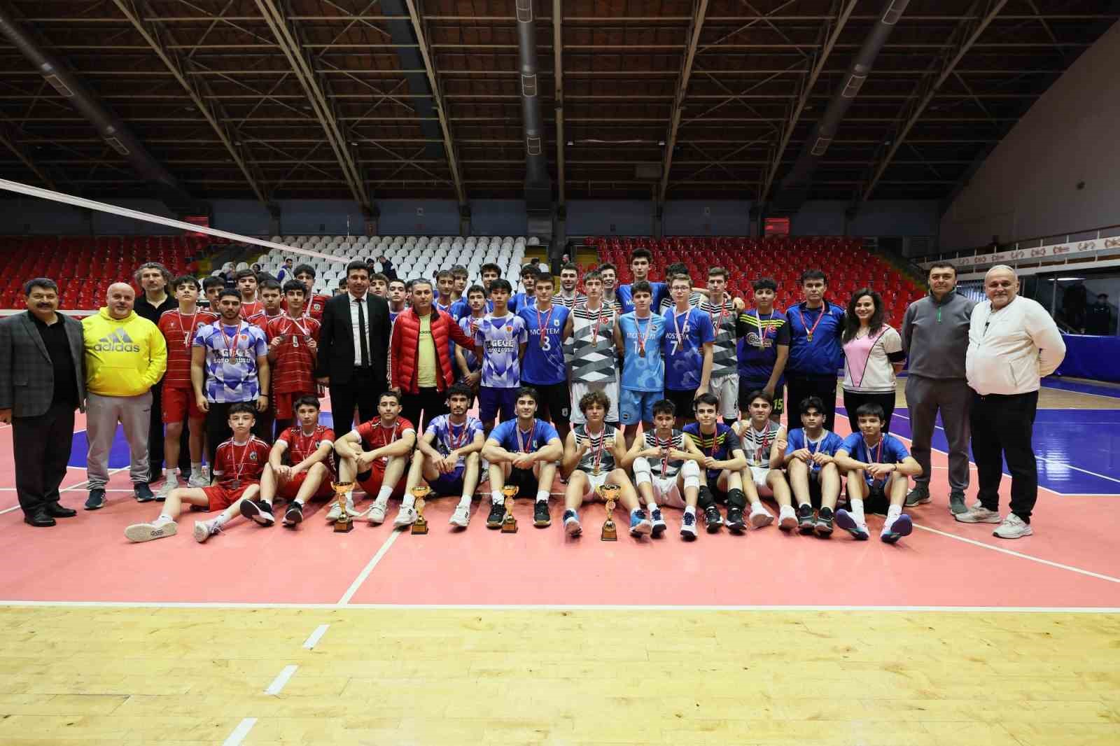 Okul Sporları Voleybol Gen&ccedil;ler İl Birinciliği m&uuml;sabakaları tamamlandı
