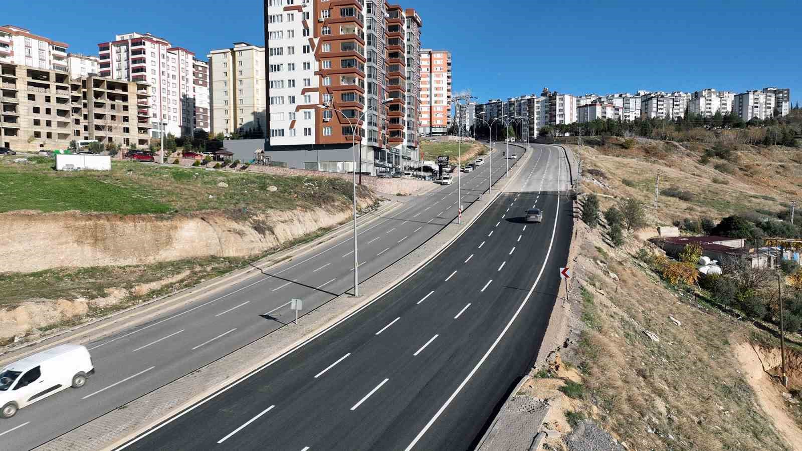 Kahramanmaraş&rsquo;ta yenilenen bulvar trafiğe a&ccedil;ıldı
