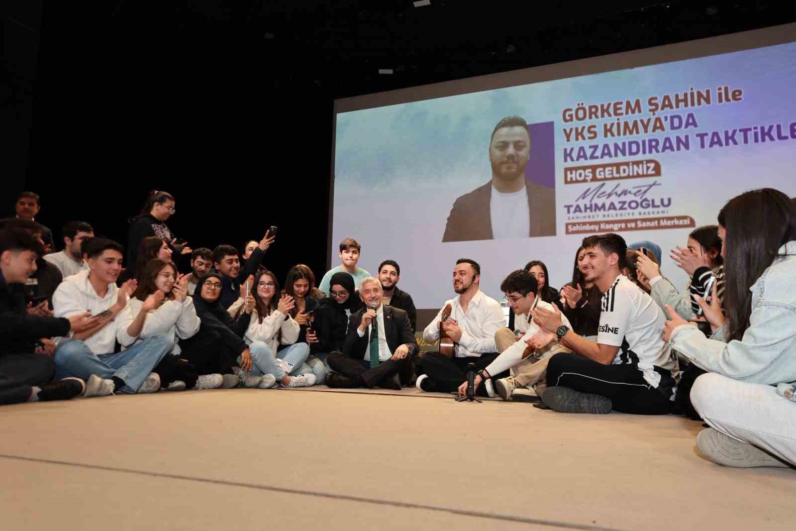 Şahinbey Belediyesi’nden gençlere moral ve motivasyon buluşması