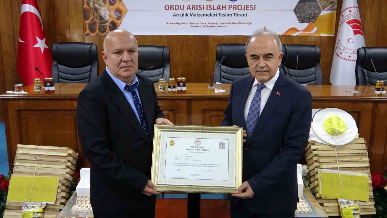 Ordu’da arıcılara malzeme desteği