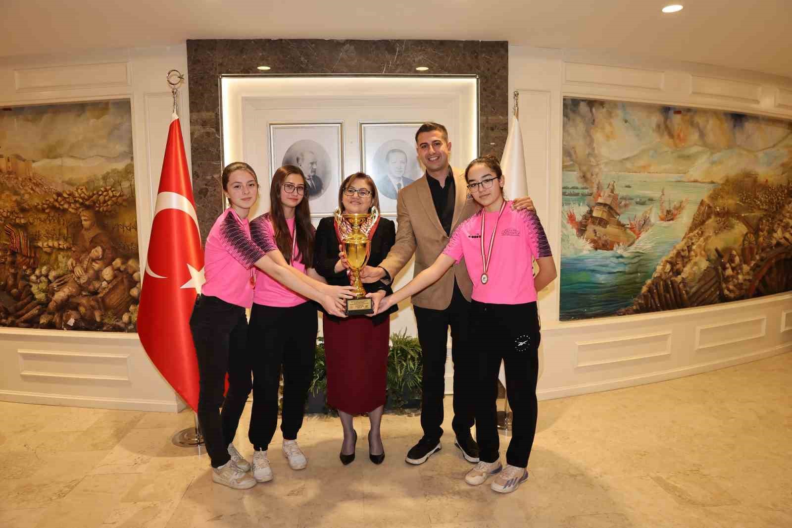 Gaziantep&rsquo;in şampiyonları, Şahin ile bir araya geldi
