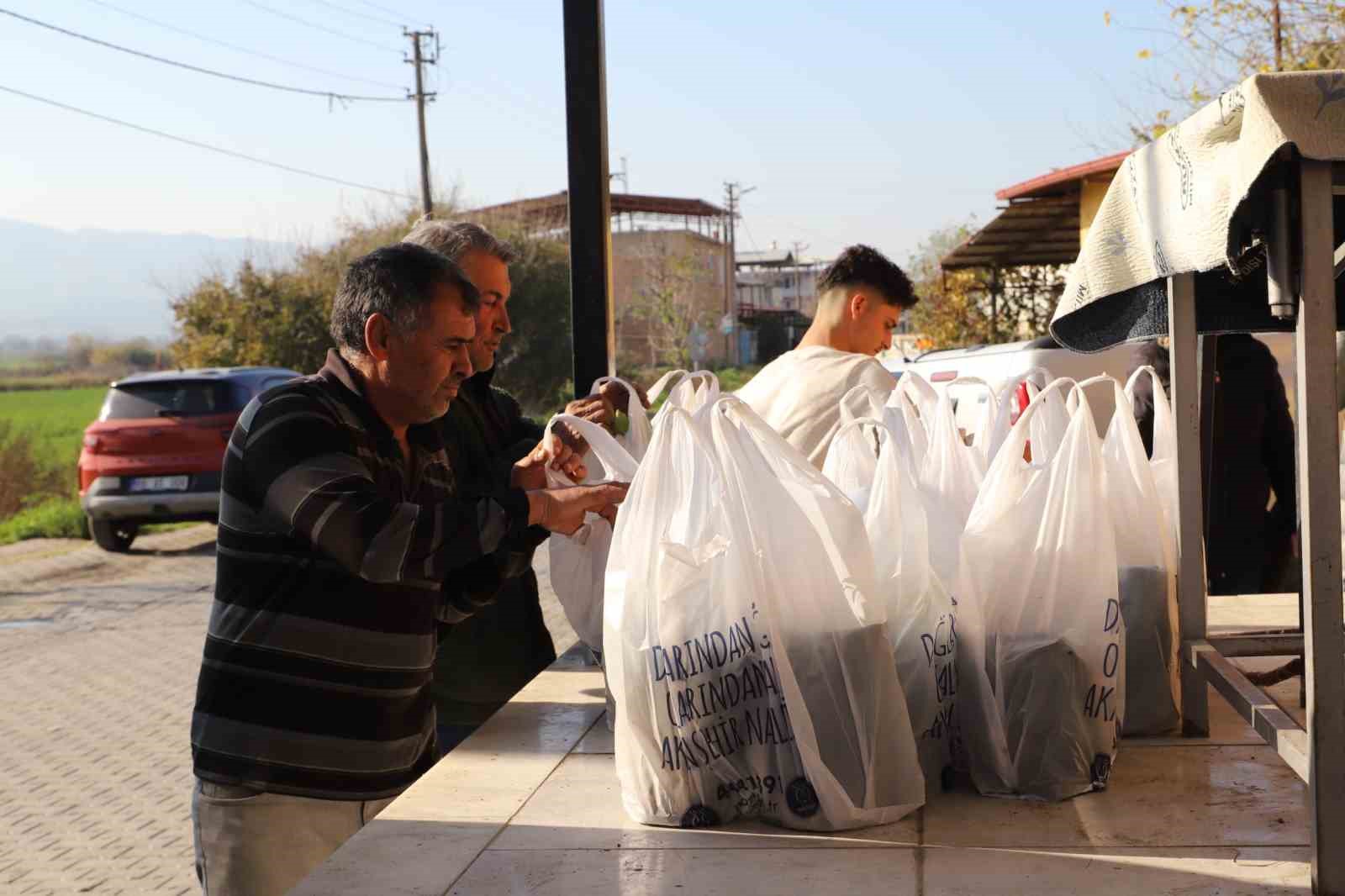Nazilli Belediyesi&rsquo;nin dağıttığı binlerce ağa&ccedil; fidanı kısa s&uuml;rede t&uuml;kendi
