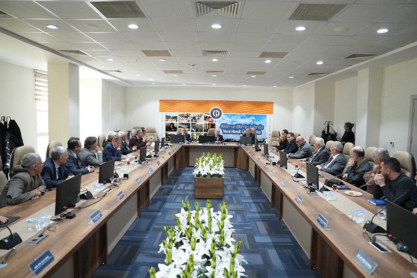 Rektör Prof. Dr. Ahmet Demir senato üyeleriyle bir araya geldi