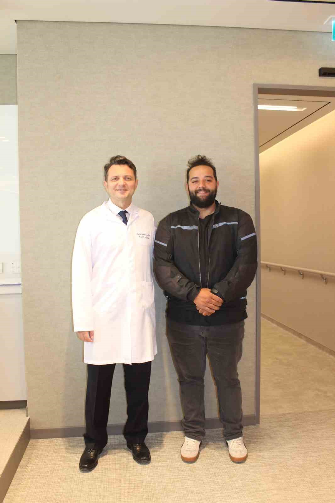 Genç motokurye bağırsak kanserinden ameliyat olmadan kurtuldu