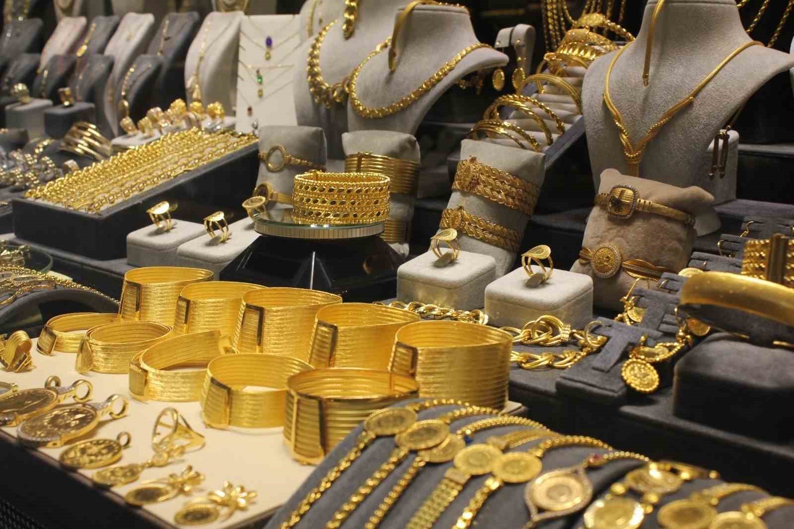 Gram altın 6 bin liraya yaklaştı
