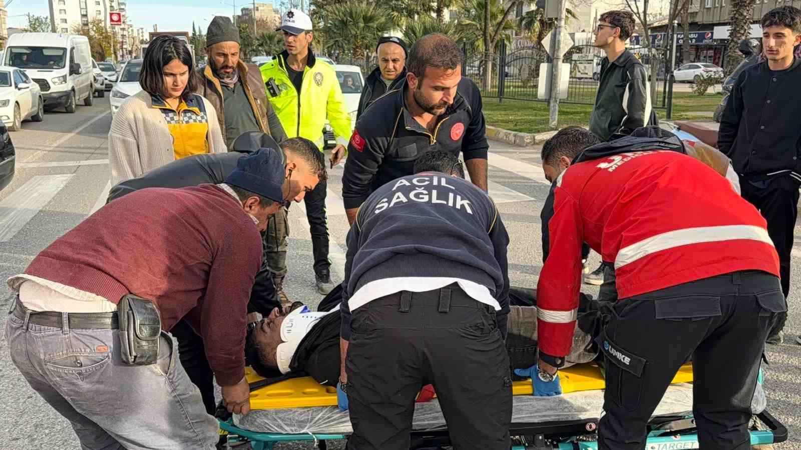 Yayaya &ccedil;arpmamak i&ccedil;in motosikleti devirdi: 1 yaralı
