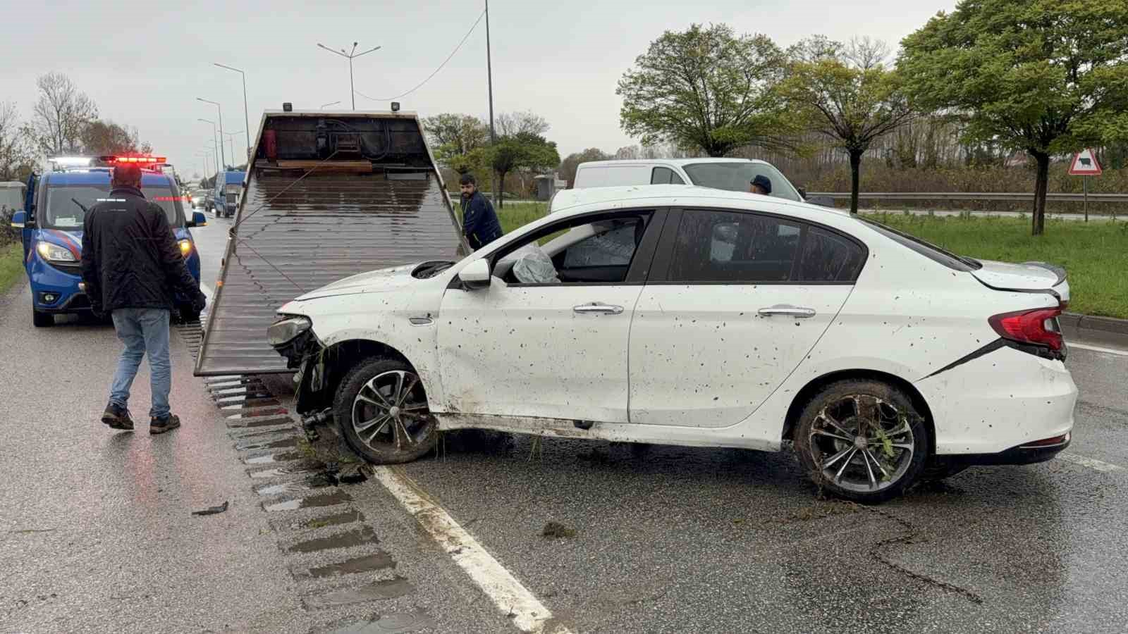 Samsun&rsquo;da otomobil takla attı: 3 yaralı
