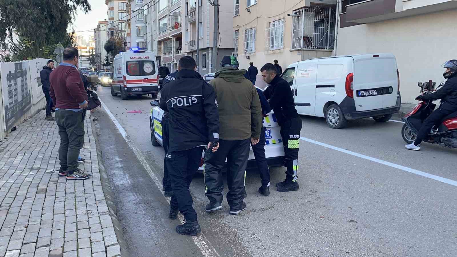 Motosikletin &ccedil;arptığı kadın yaralandı
