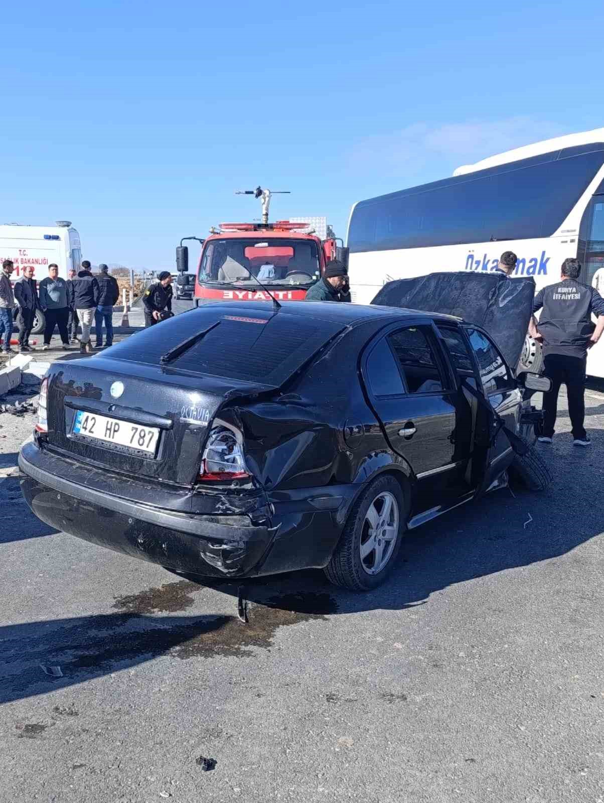 Konya&rsquo;da iki otomobil &ccedil;arpıştı: 2 yaralı
