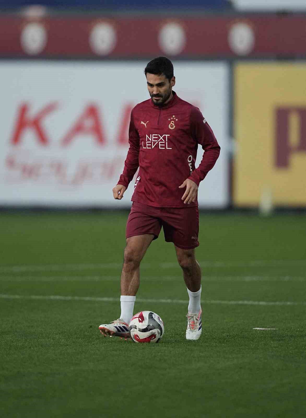 Galatasaray, RAMS Başakşehir ma&ccedil;ı hazırlıklarına başladı
