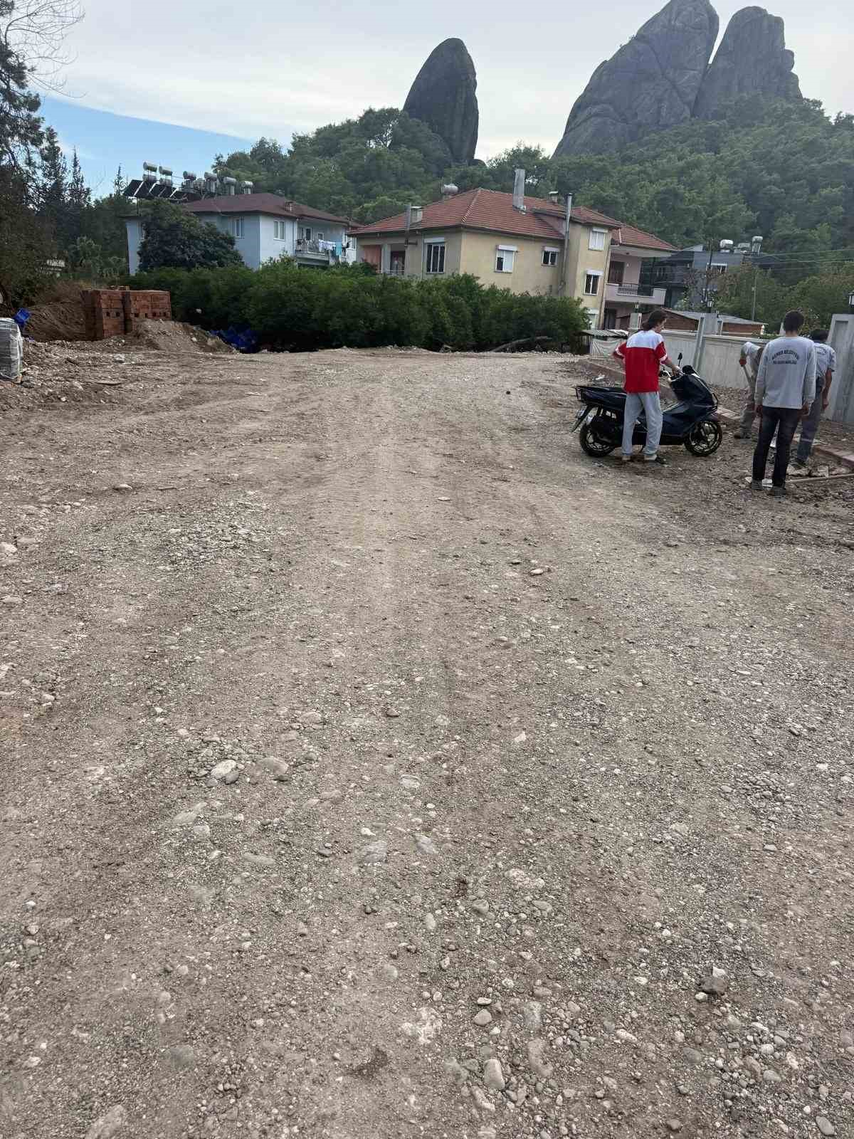 Kemer Kuzdere’de iki sokak arasındaki altyapı çalışmaları tamamlandı