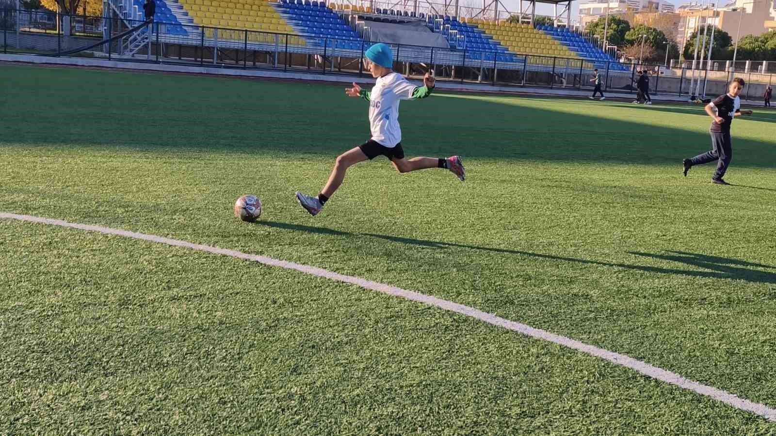 Germencik Belediyesi futbol kursları yoğun ilgiyle devam ediyor
