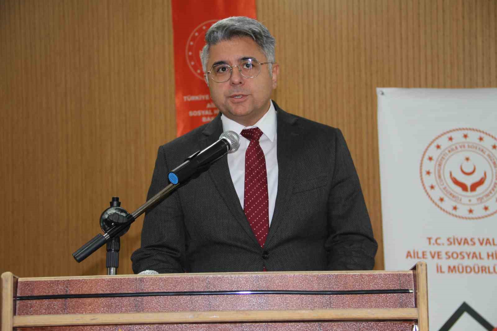 İl&ccedil;e sakinleri koruyucu aile ile &ccedil;ocuk edinme hakkında bilgilendirildi
