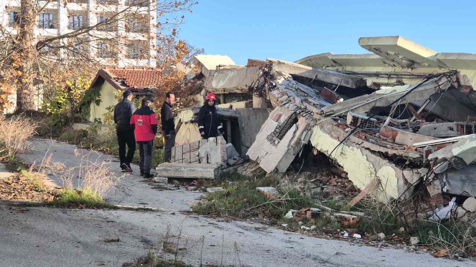 Enkazda yaralı aradılar: Tekirdağ’da deprem tatbikatı