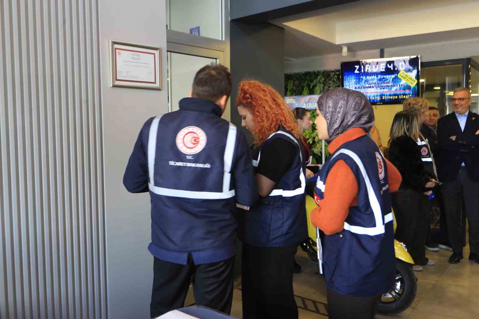 Antalya Ticaret İl M&uuml;d&uuml;rl&uuml;ğ&uuml; ekiplerinden kuyumcu ve emlak&ccedil;ılara denetim
