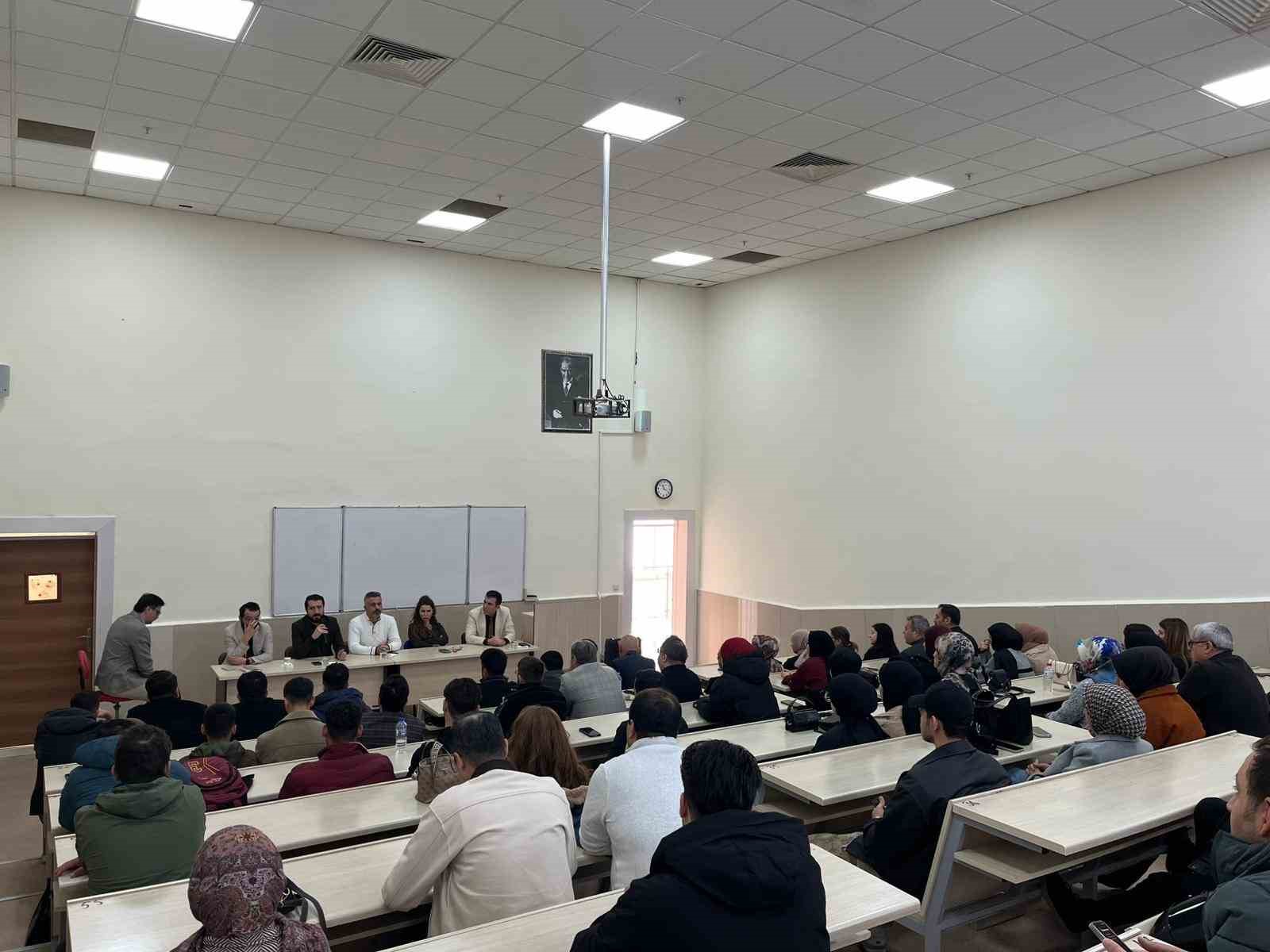 İktisadi ve İdari Bilimler Fak&uuml;ltesi&rsquo;nde STK zirvesi d&uuml;zenlendi
