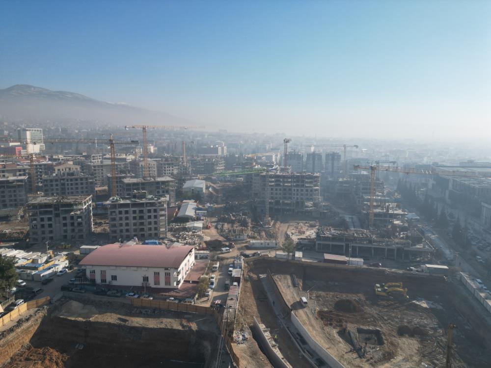 Deprem bölgesinden Bakan Kurum’a destek: