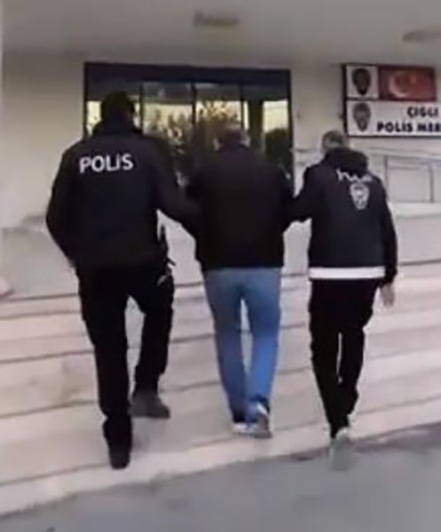 İzmir’de siber operasyonu: 4 firari dolandırıcı yakalandı