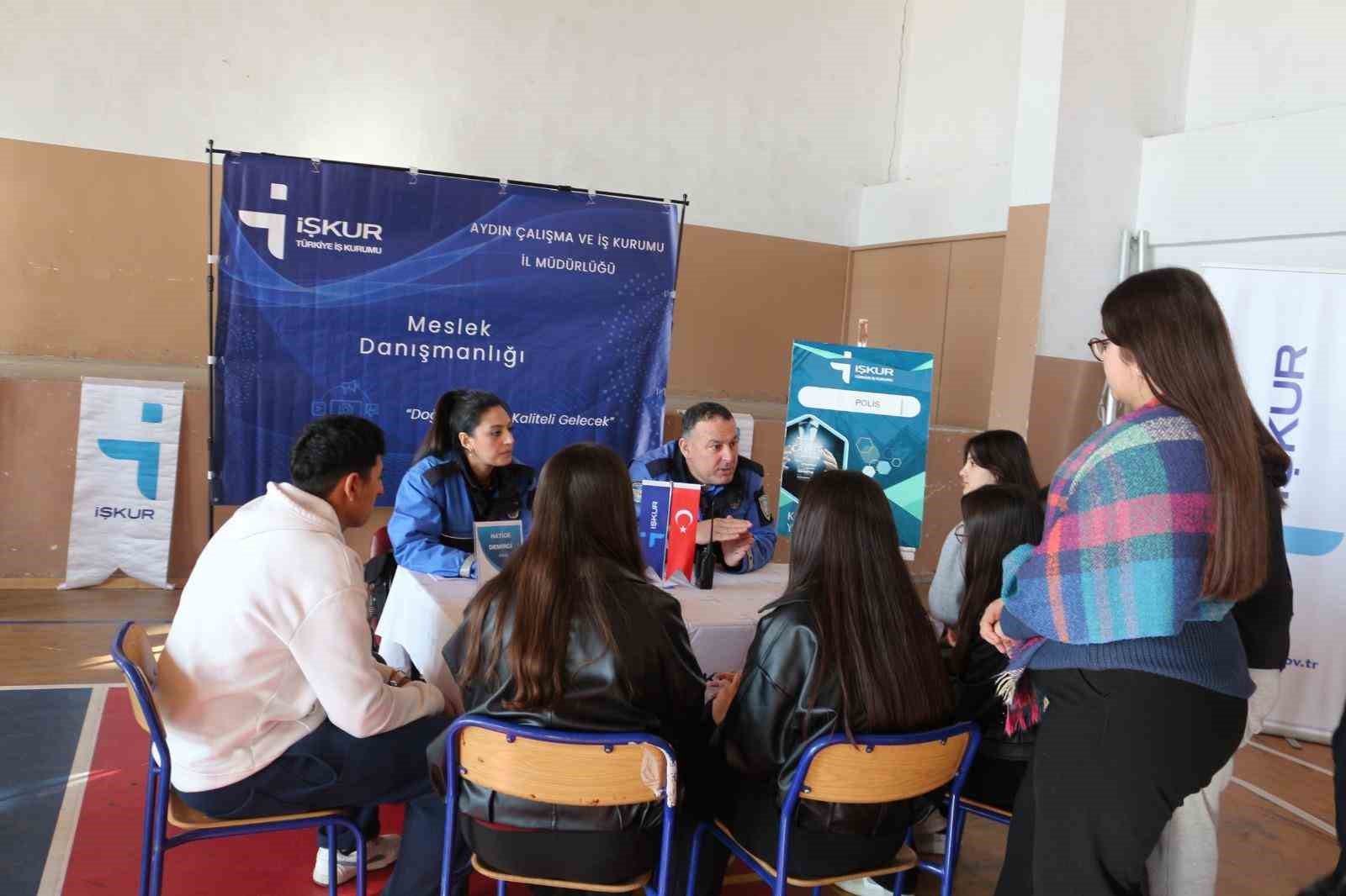 Germencik’te liseli gençler polisliği tanıdı