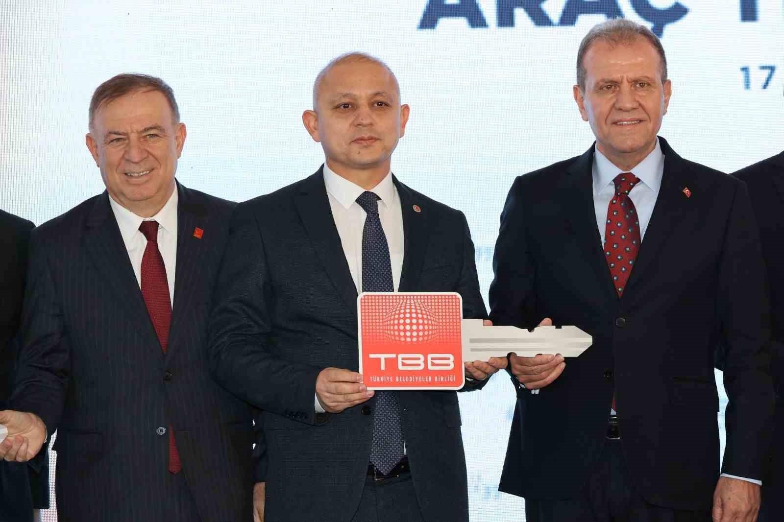 TBB&rsquo;den Kırıkkale Belediyesi&rsquo;ne 8 milyon liralık ekskavat&ouml;r hibesi
