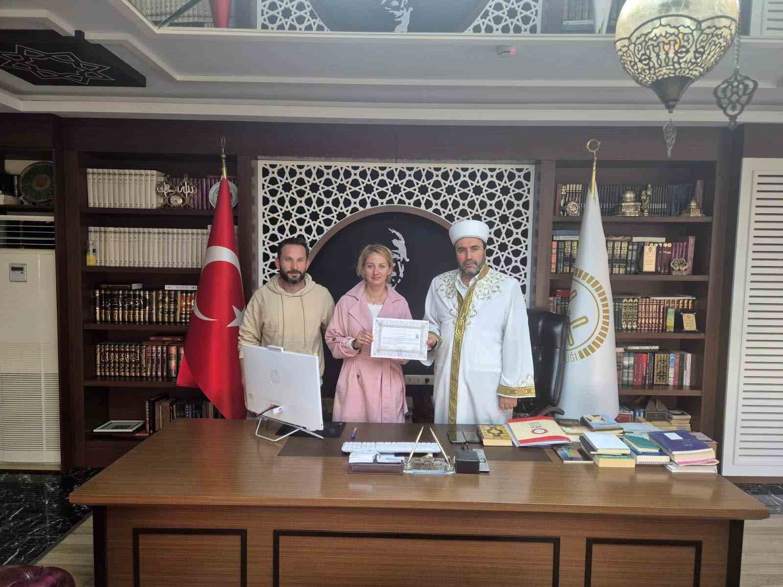 Alanya’da farklı ülkelerden 20 kişi İslamiyet’i seçti