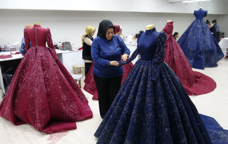 Kiraladığı gelinlik hayatını değiştirdi