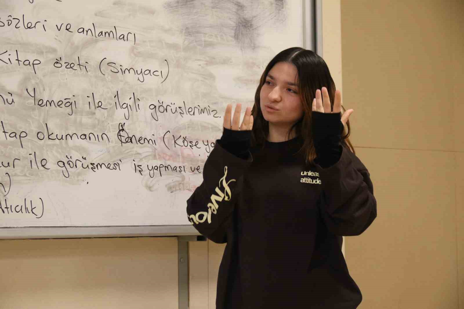 Engelleri kaldıran Türkiye’nin ilk ve tek yükseköğretim kurumu 32 yıldır hizmet veriyor