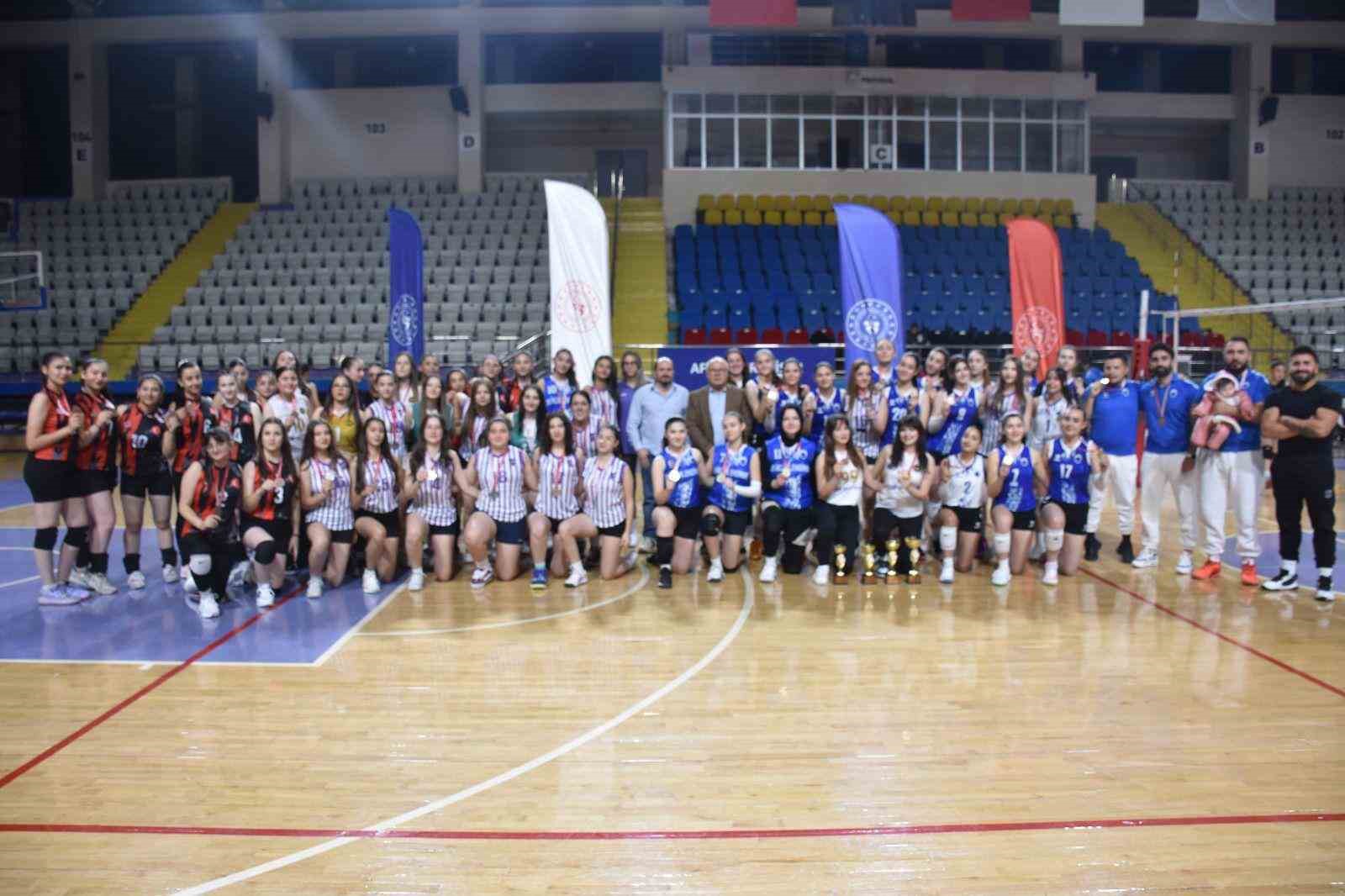Voleybol Gen&ccedil; Kızlar İl Birinciliği M&uuml;sabakaları sona erdi
